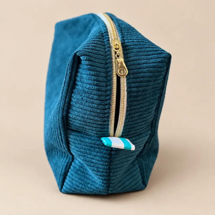 Trousse bleu canard vue de côté